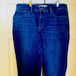 Levi’s 311 Shaping Skinny